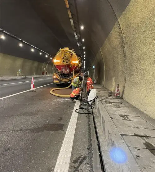 抚松隧道排水渠清淤